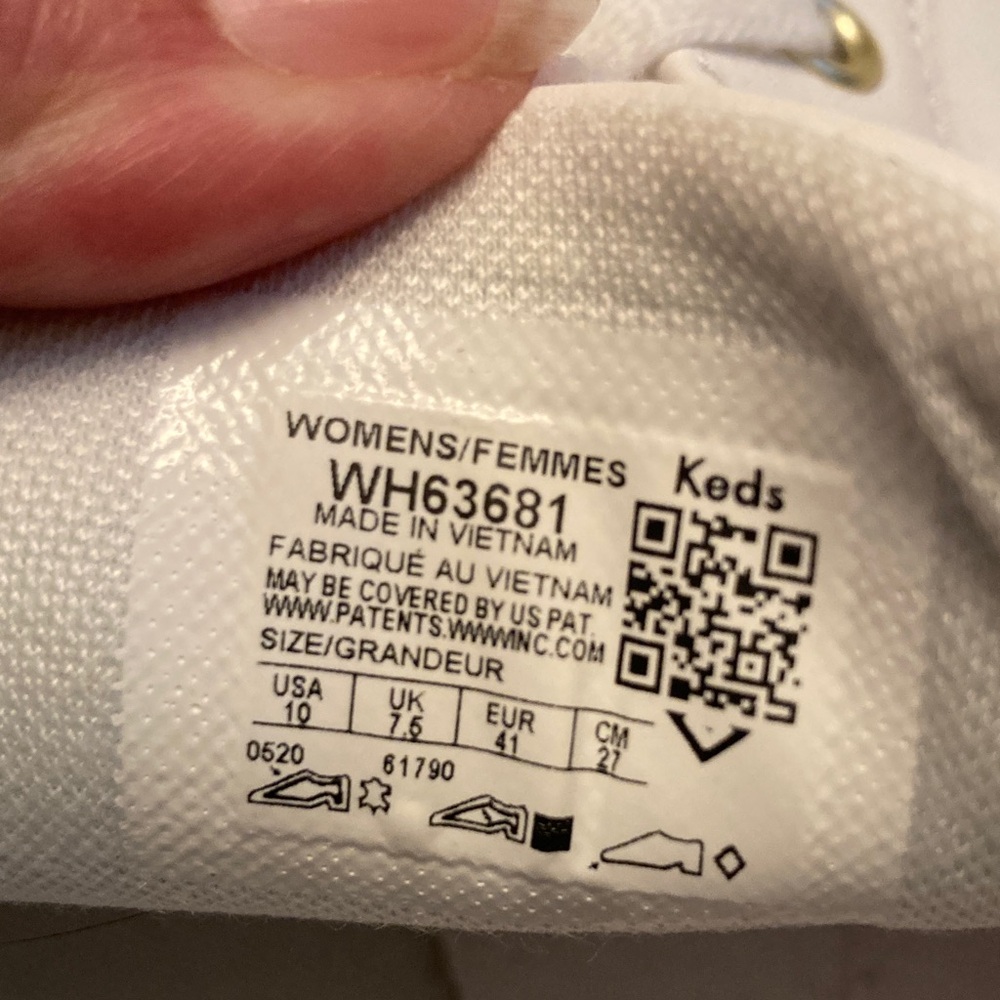 NWOT Keds White Sneakers with Gold Details - Picture 7 of 9